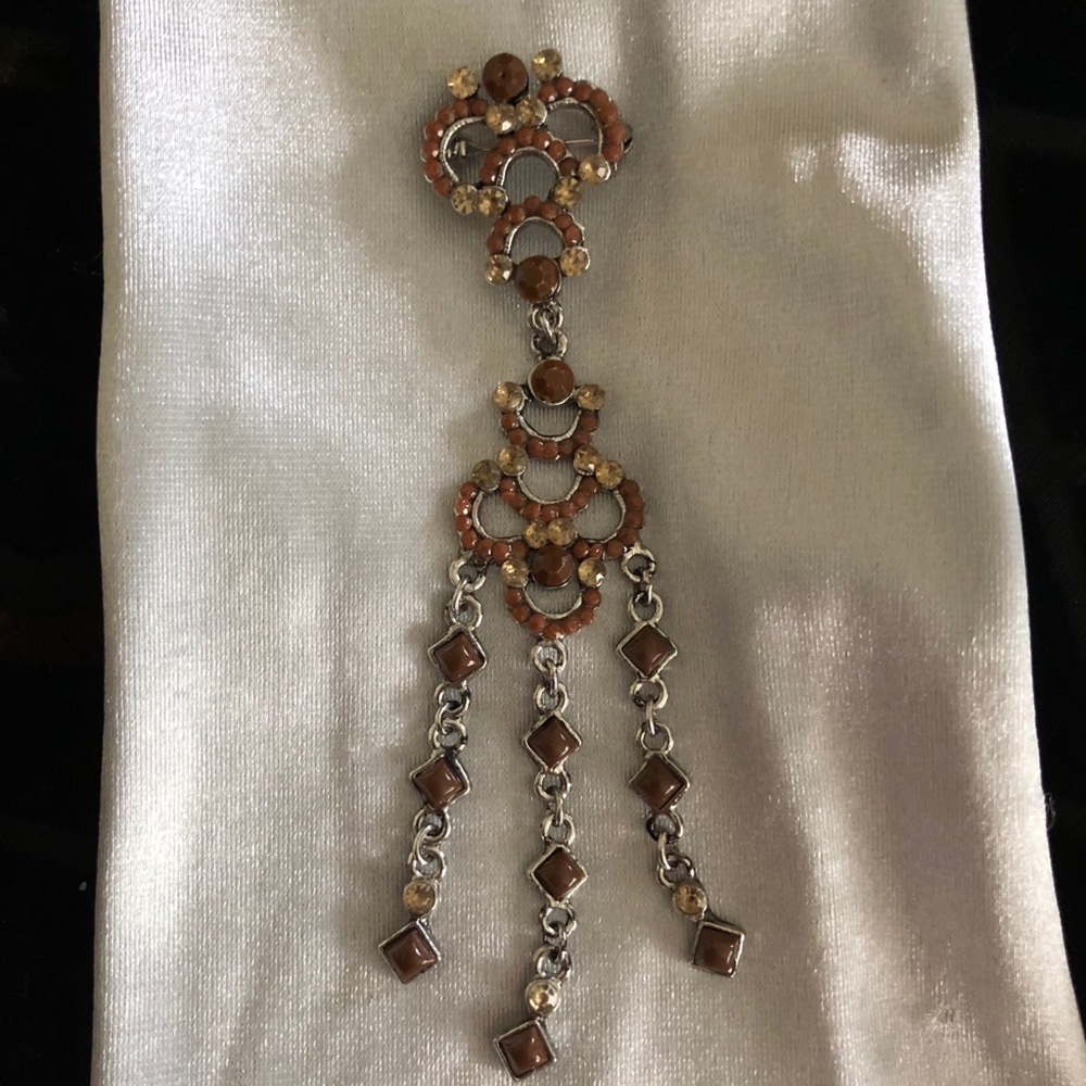 Brooch - Picture 1 of 5